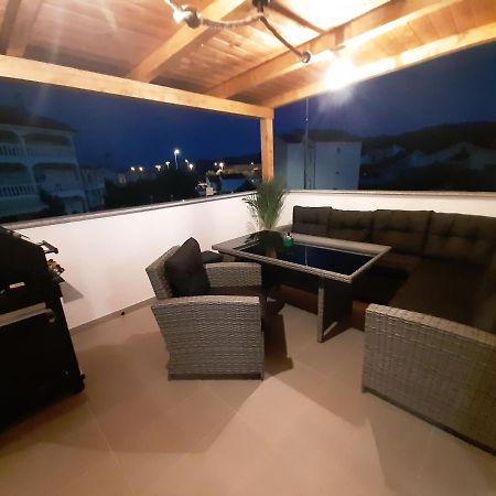 Apartman Mate Lopar Exterior foto