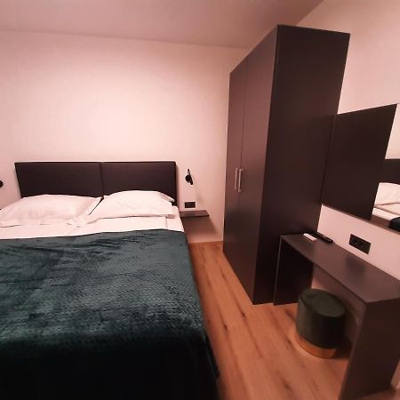 Apartman Mate Lopar Exterior foto