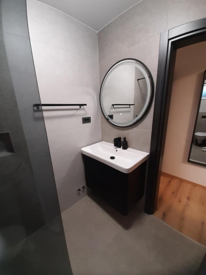 Apartman Mate Lopar Exterior foto
