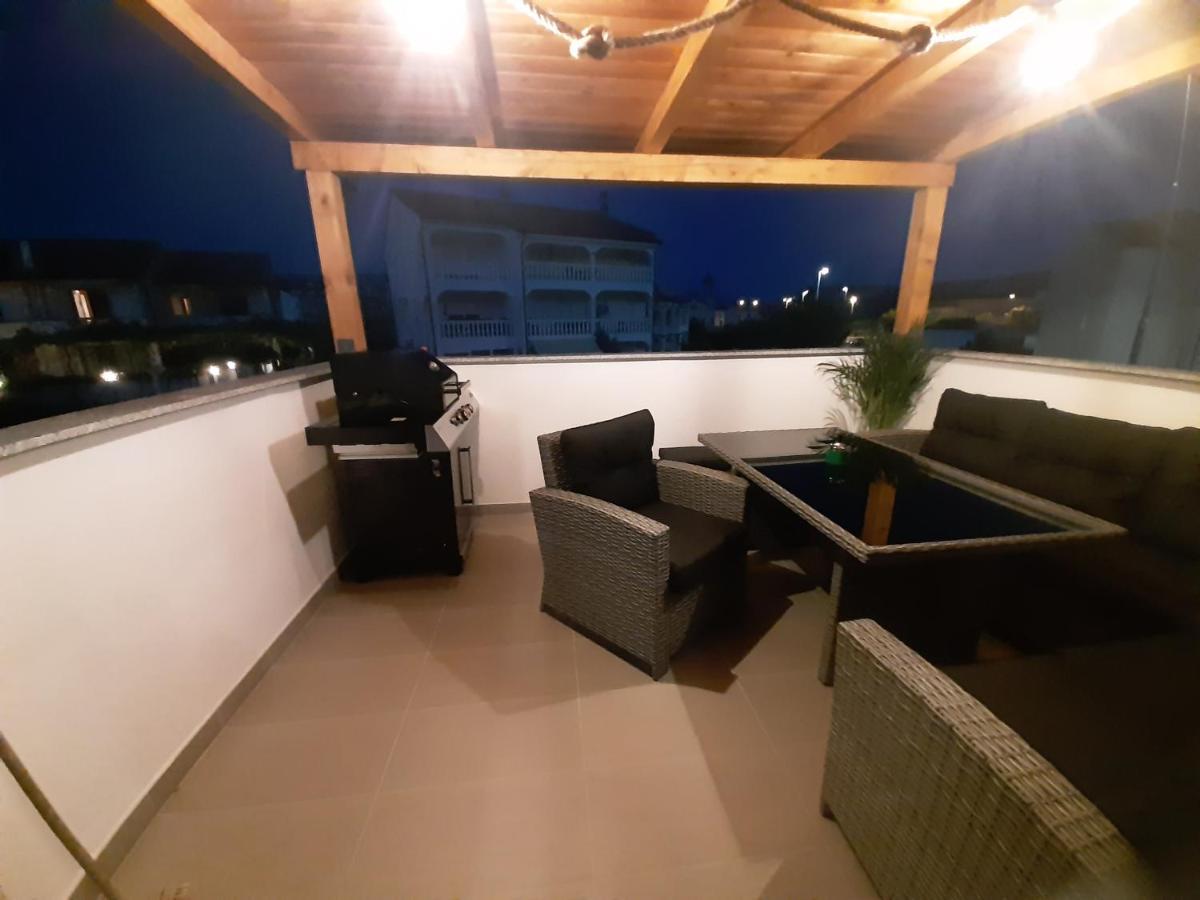 Apartman Mate Lopar Exterior foto